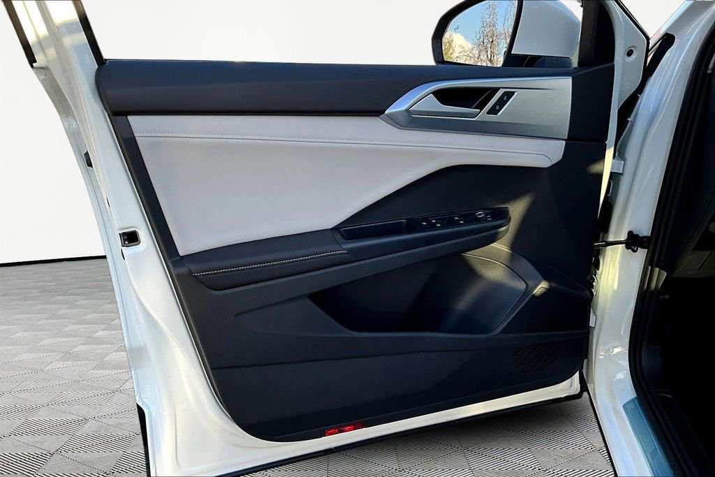 New 2026 Volkswagen Taos SE image 18