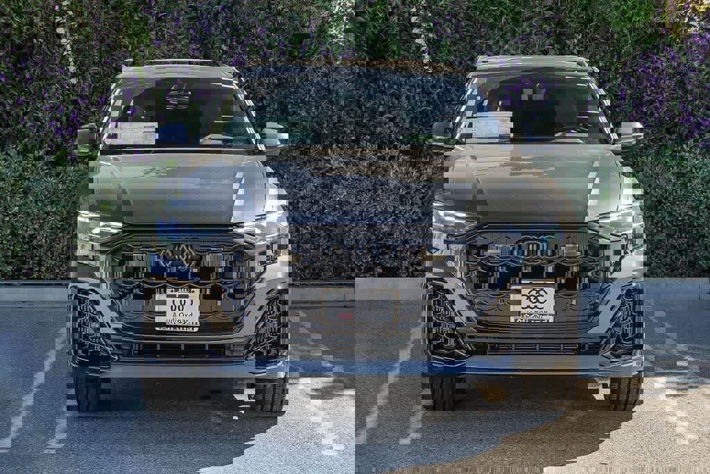 New 2026 Audi Q8 Premium Plus image 2