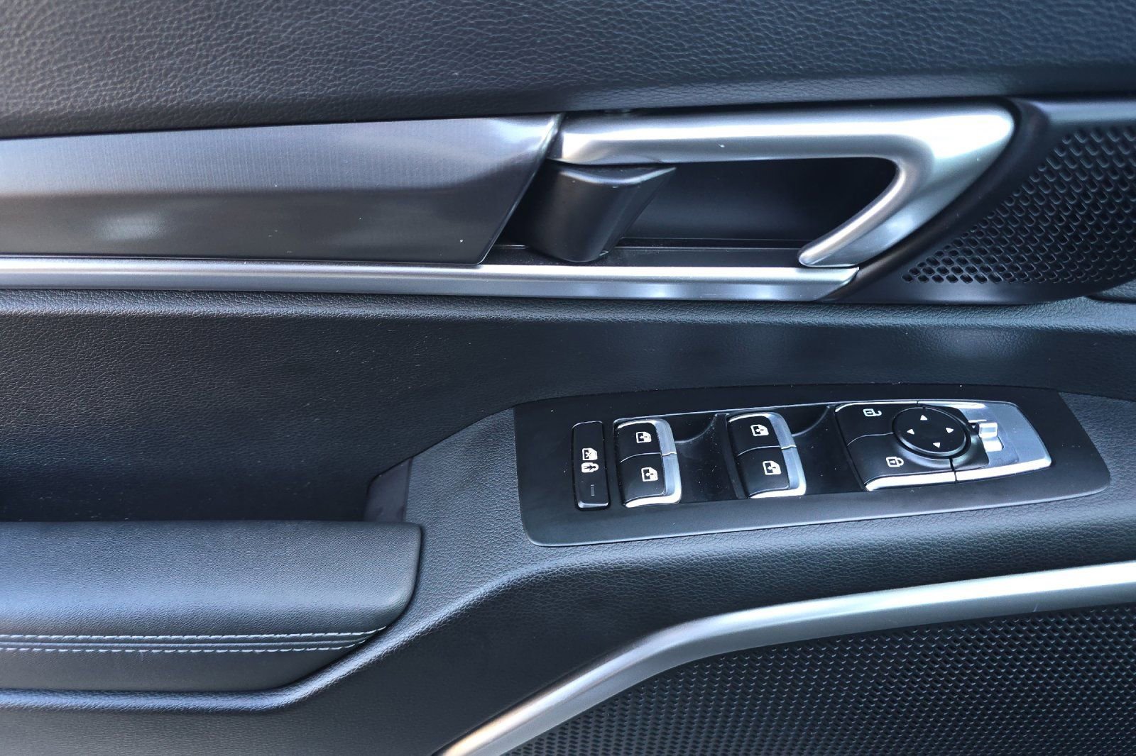 Certified 2024 Kia Telluride S w/ S Sunroof Package AWD/4WD image 11