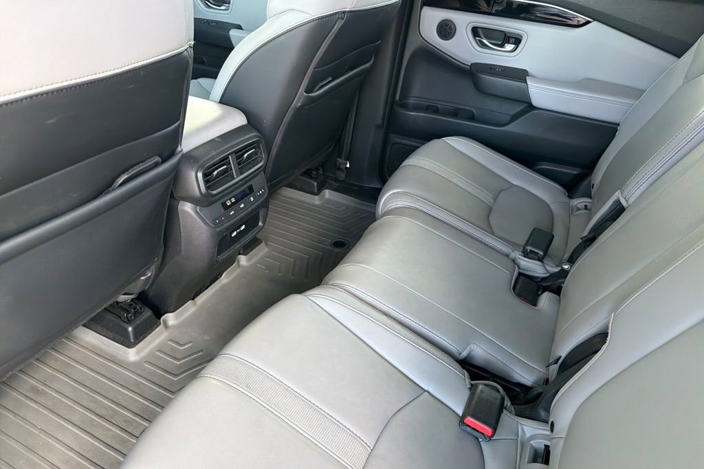 Used 2023 Honda Pilot EX-L image 12