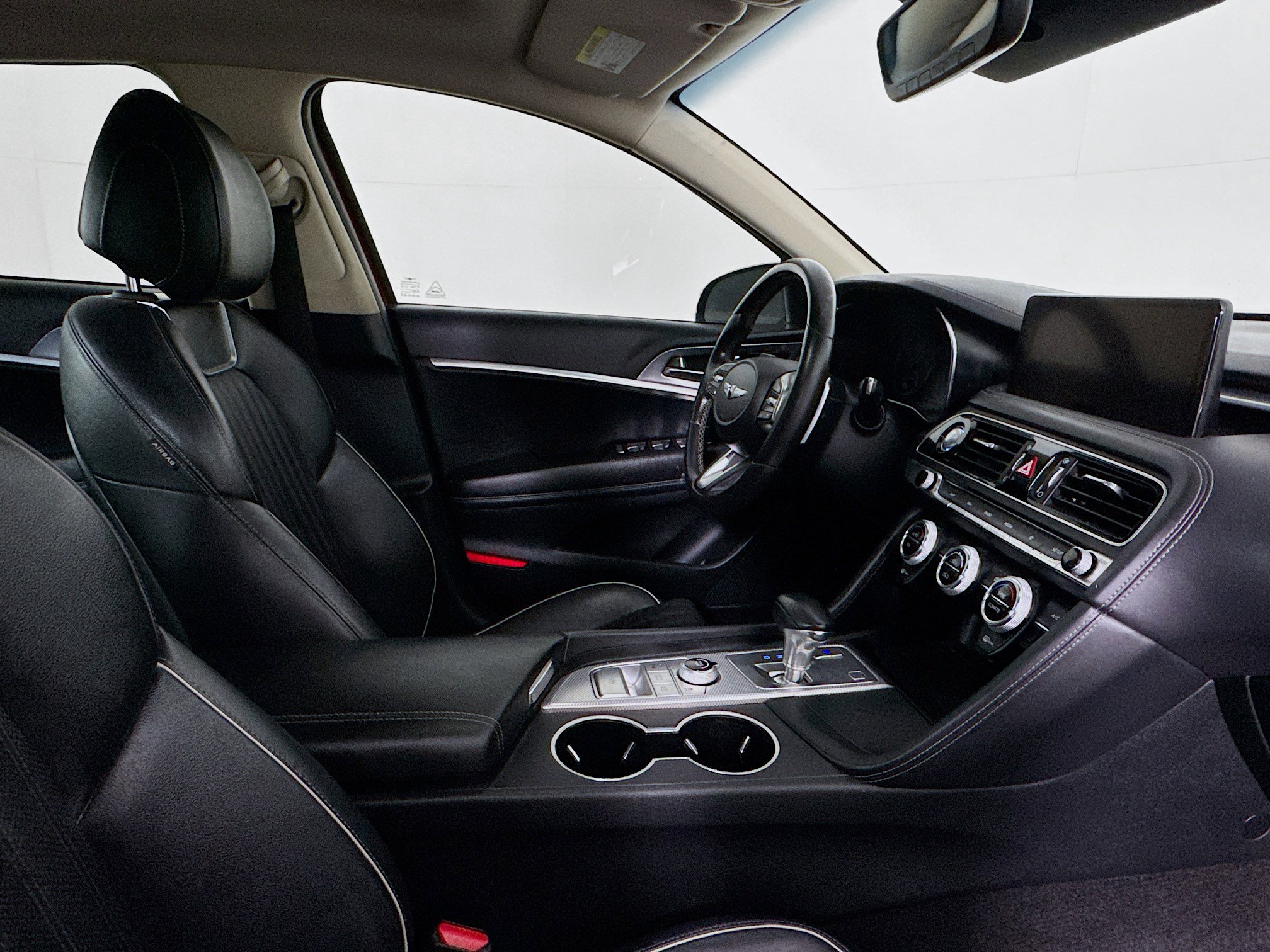 Used 2022 Genesis G70 2.0T w/ Prestige Package image 28