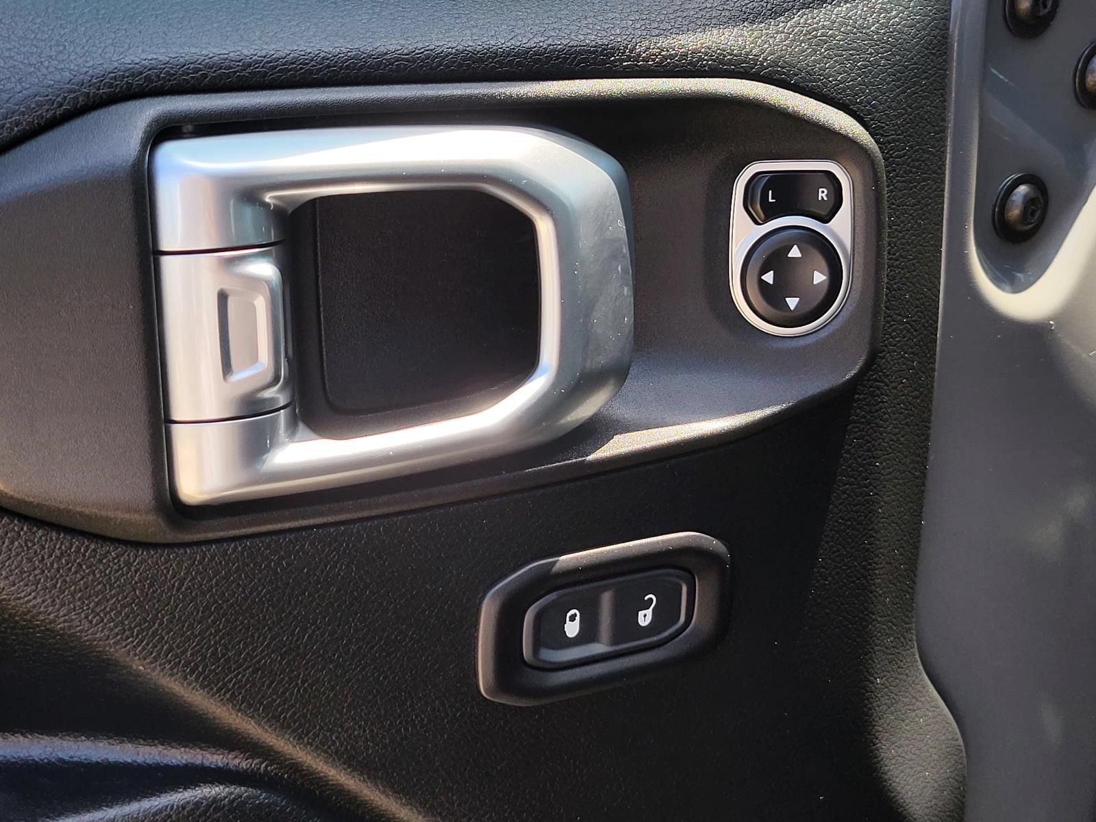 Used 2020 Jeep Wrangler Unlimited Sport AWD/4WD image 22