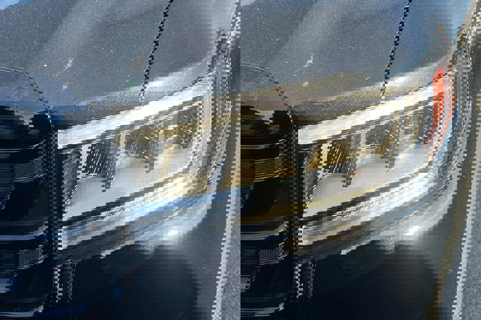 Used 2023 GMC Acadia SLE w/ Elevation Edition image 11