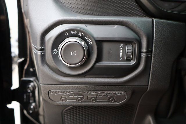 Used 2025 Jeep Wrangler Unlimited Rubicon 392 image 17