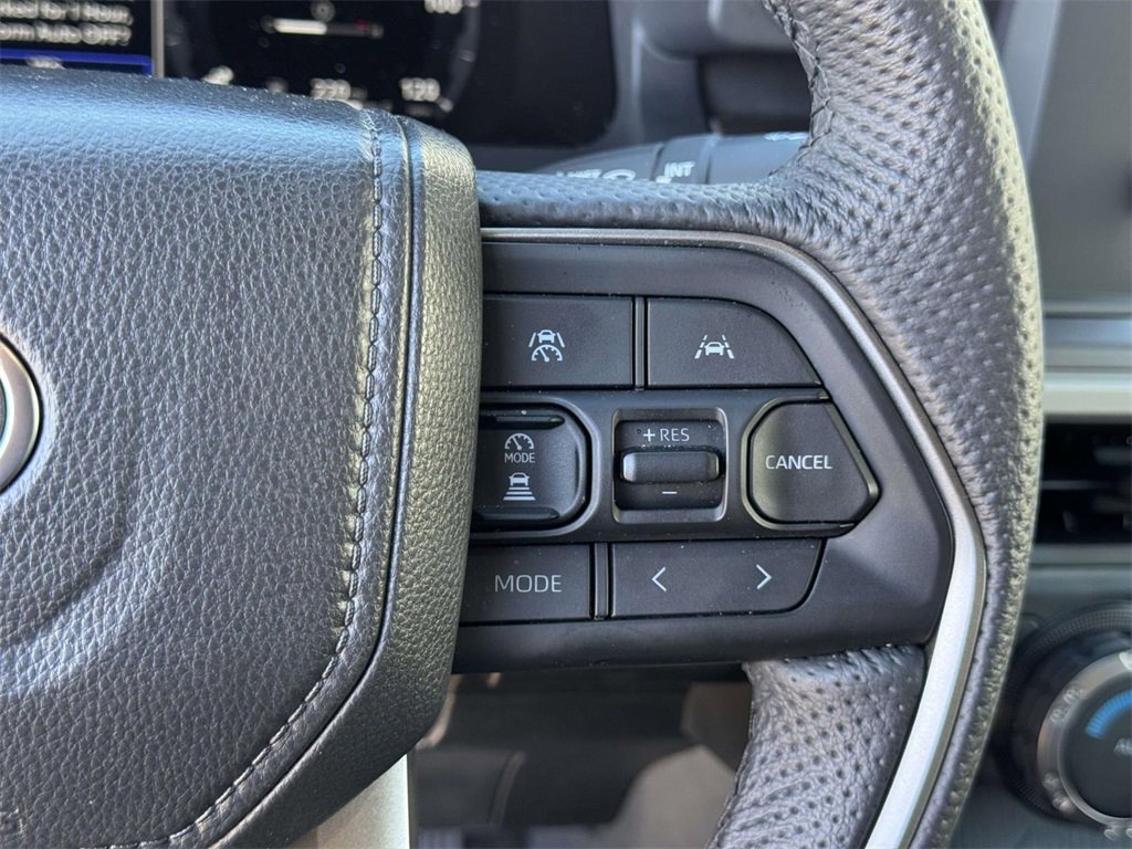 Used 2025 Toyota Tacoma TRD Off-Road image 11