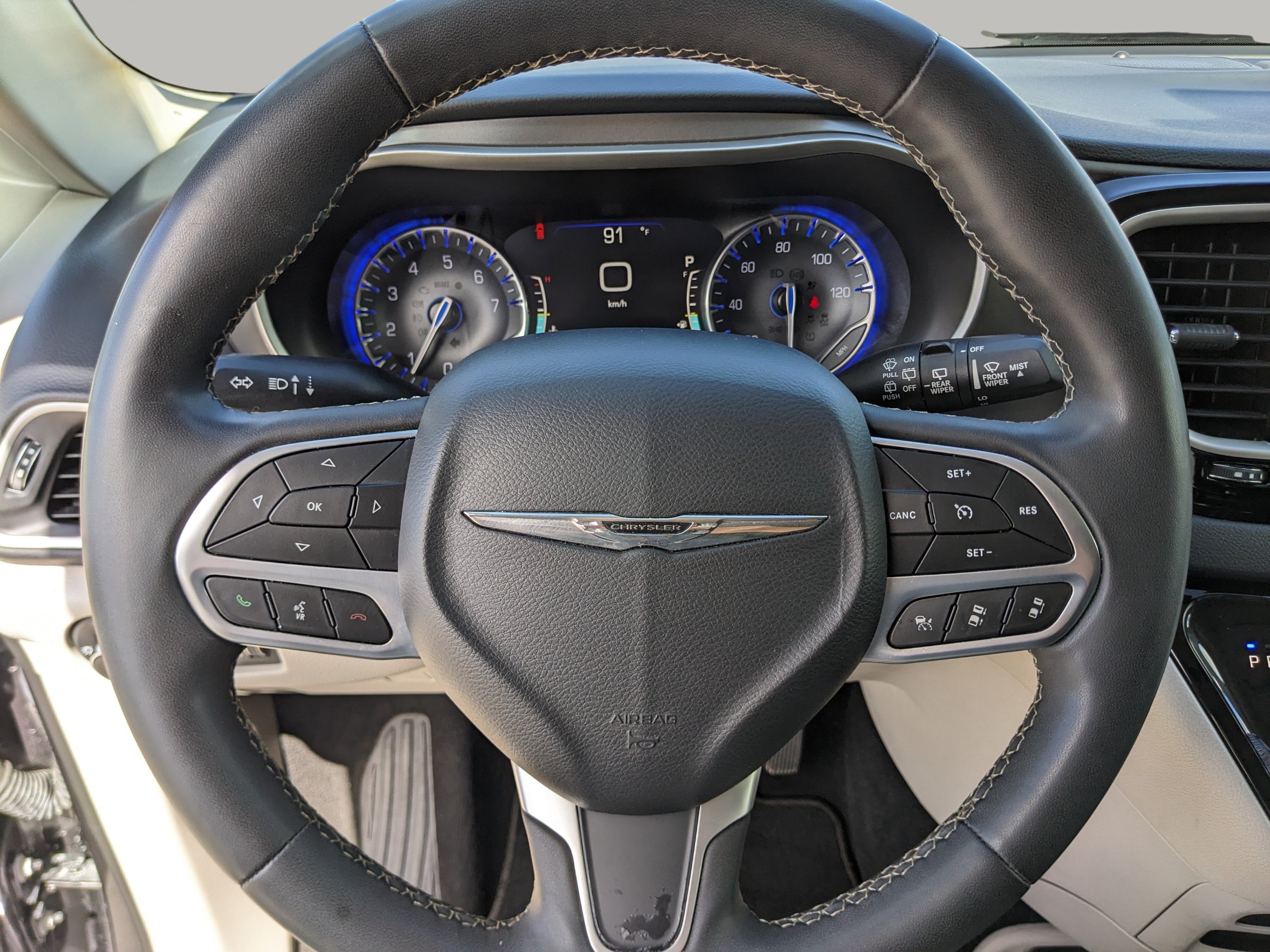 Used 2022 Chrysler Pacifica Touring-L FWD image 35
