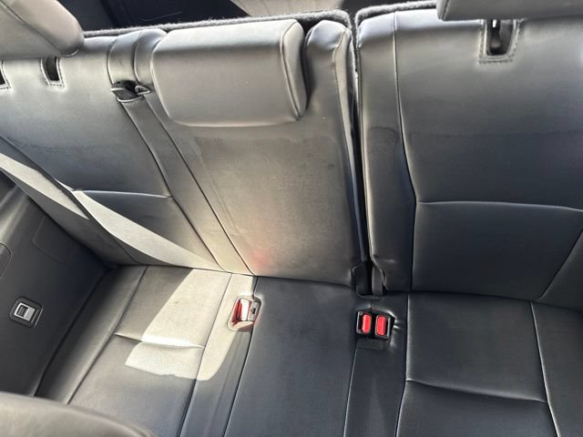 Used 2024 Toyota Highlander LE AWD/4WD image 19