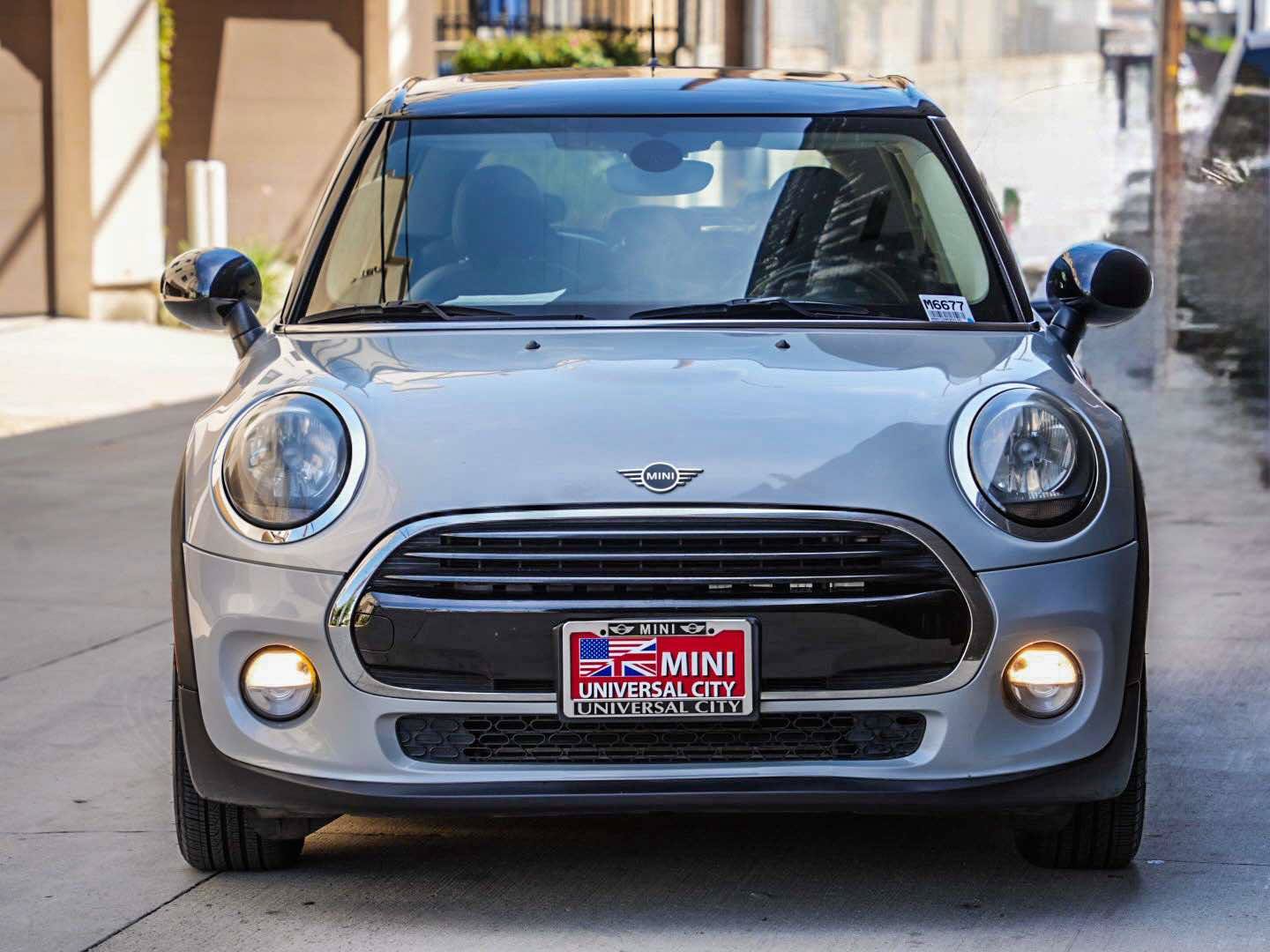 Used 2019 MINI Cooper 4-Door Hardtop FWD image 2