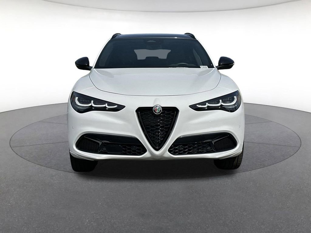 Used 2025 Alfa Romeo Stelvio Tributo Italiano w/ Driving Assist Package image 9