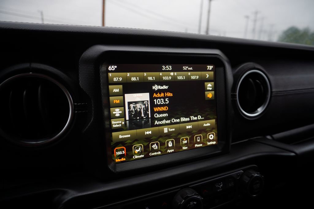 Used 2023 Jeep Wrangler Unlimited Sahara w/ Cold Weather Group image 16