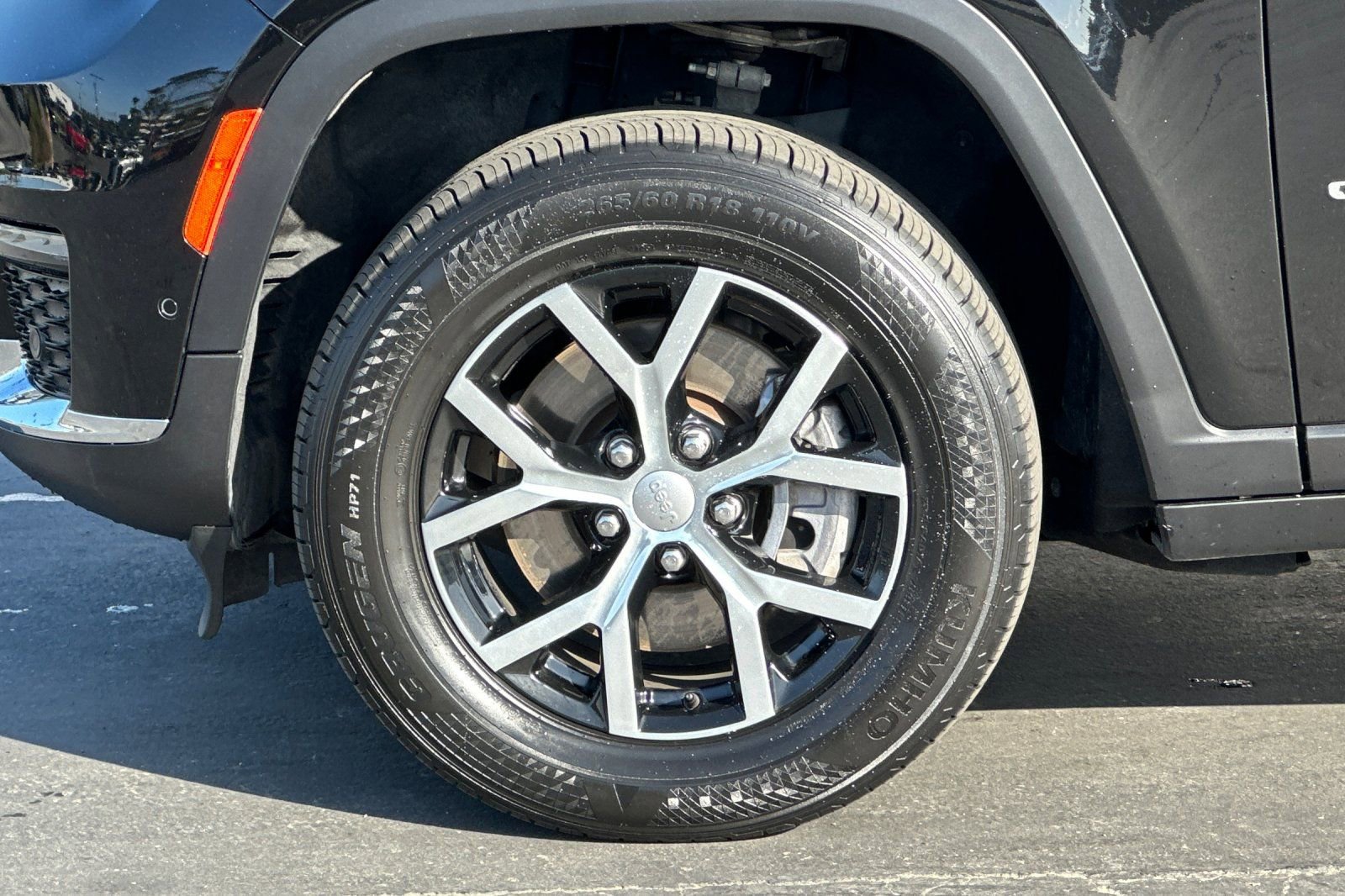 Used 2024 Jeep Grand Cherokee L Limited w/ Luxury Tech Group II AWD/4WD image 32
