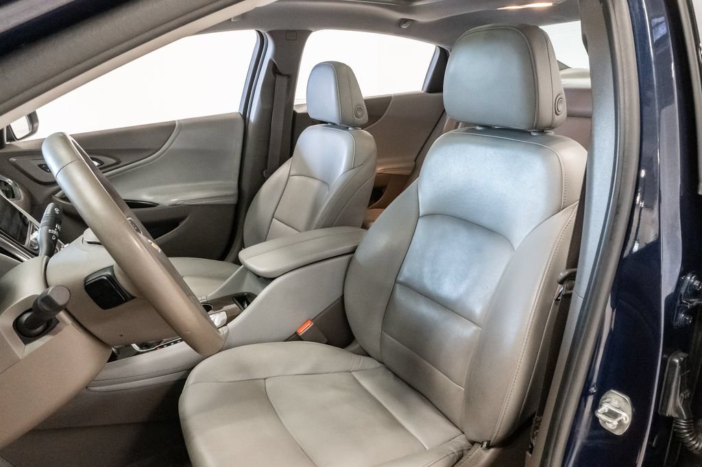 Used 2016 Chevrolet Malibu Premier w/ Driver Confidence Package FWD image 9