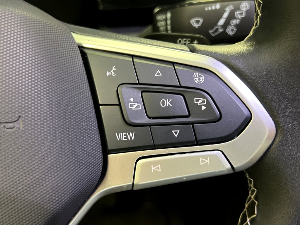 Used 2025 Volkswagen Atlas Cross Sport SE w/ Black Wheel Package image 12