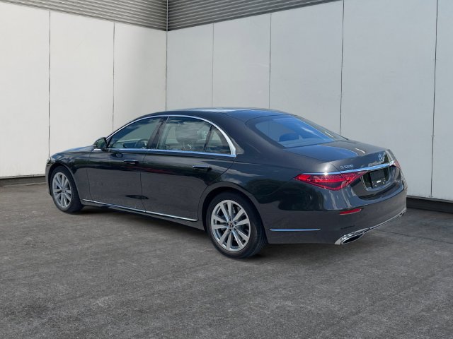 Used 2025 Mercedes-Benz S 500 4MATIC image 3