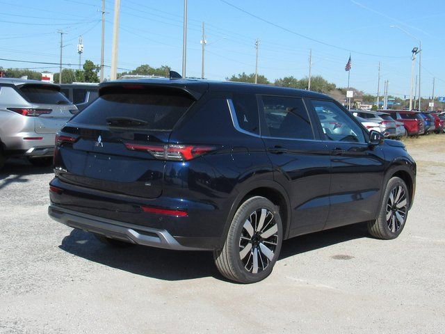 New 2026 Mitsubishi Outlander SE image 3