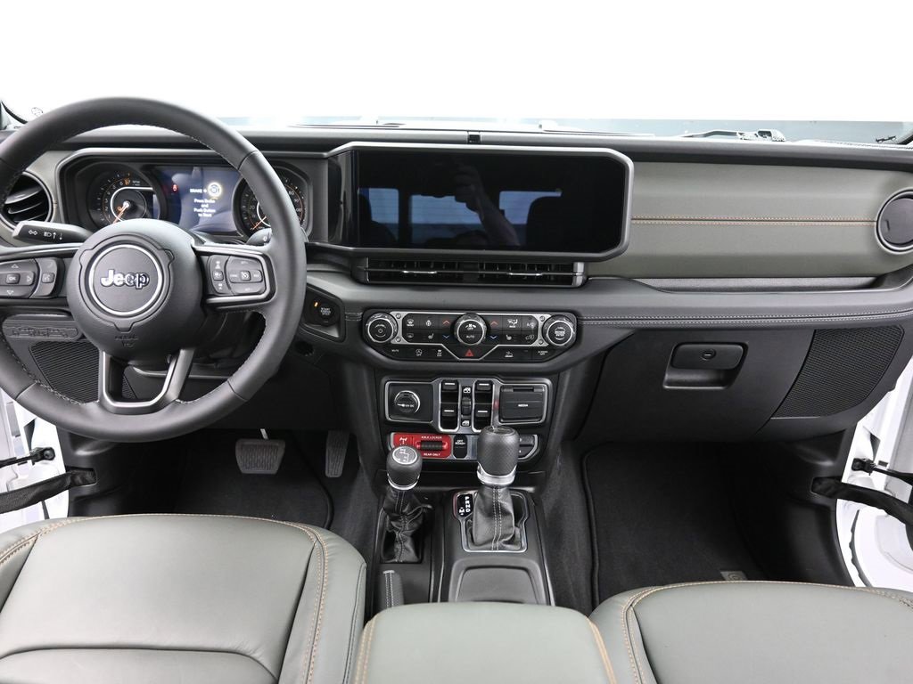 Used 2025 Jeep Gladiator Mojave w/ Convenience Group image 14