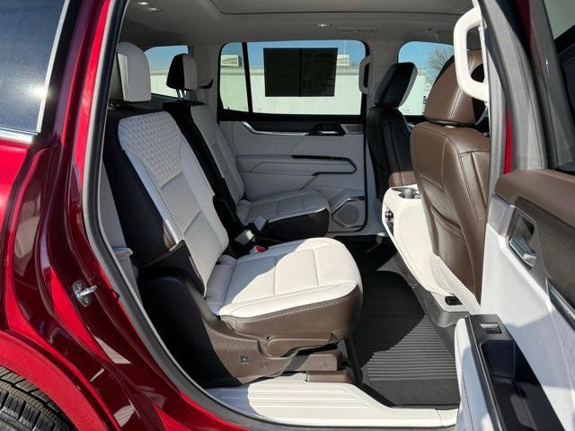 Used 2024 GMC Acadia Denali w/ Super Cruise Package image 40