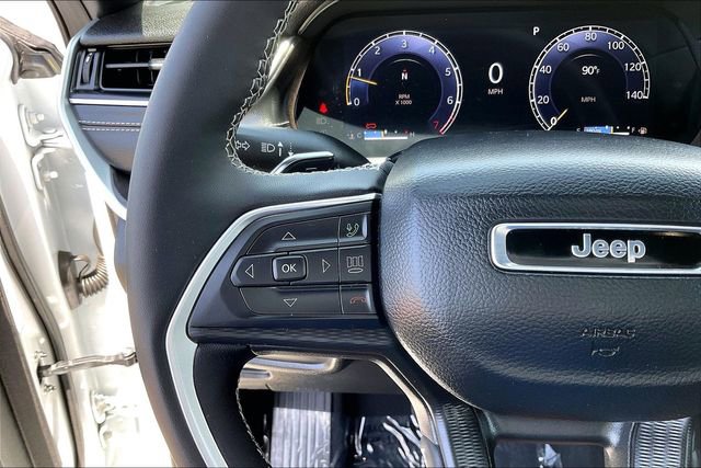 Used 2025 Jeep Grand Cherokee L Laredo w/ Luxury Tech Group I image 18