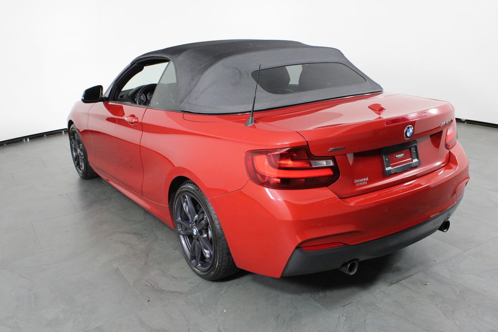 Used 2016 BMW M235i xDrive Convertible image 3