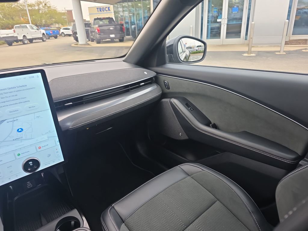 Certified 2025 Ford Mustang Mach-E GT image 24