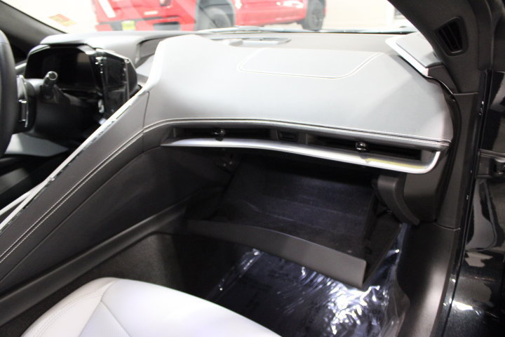 Used 2024 Chevrolet Corvette Stingray Preferred Conv w/ Z51 Performance Package RWD image 32