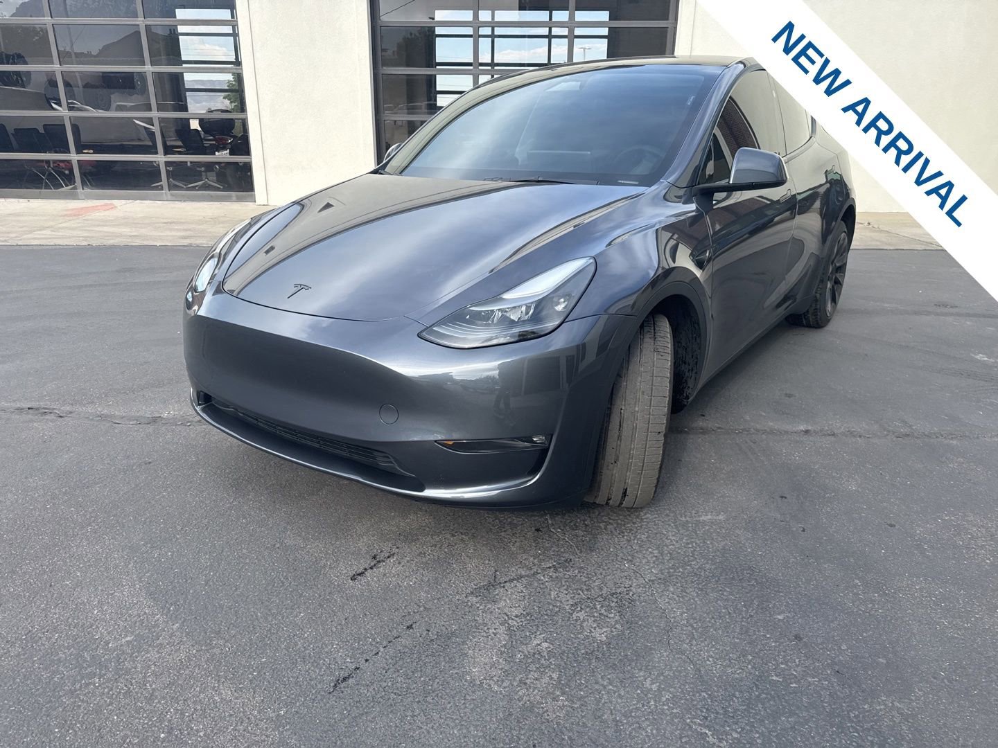 Used 2023 Tesla Model Y Long Range image 3