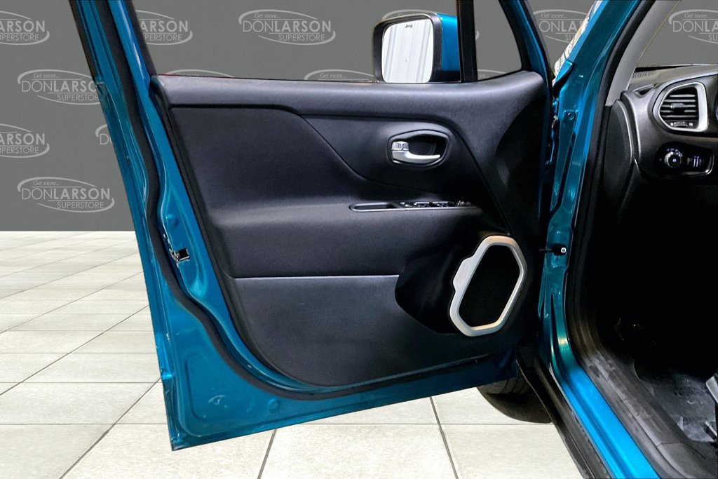 Used 2020 Jeep Renegade Latitude AWD/4WD image 13