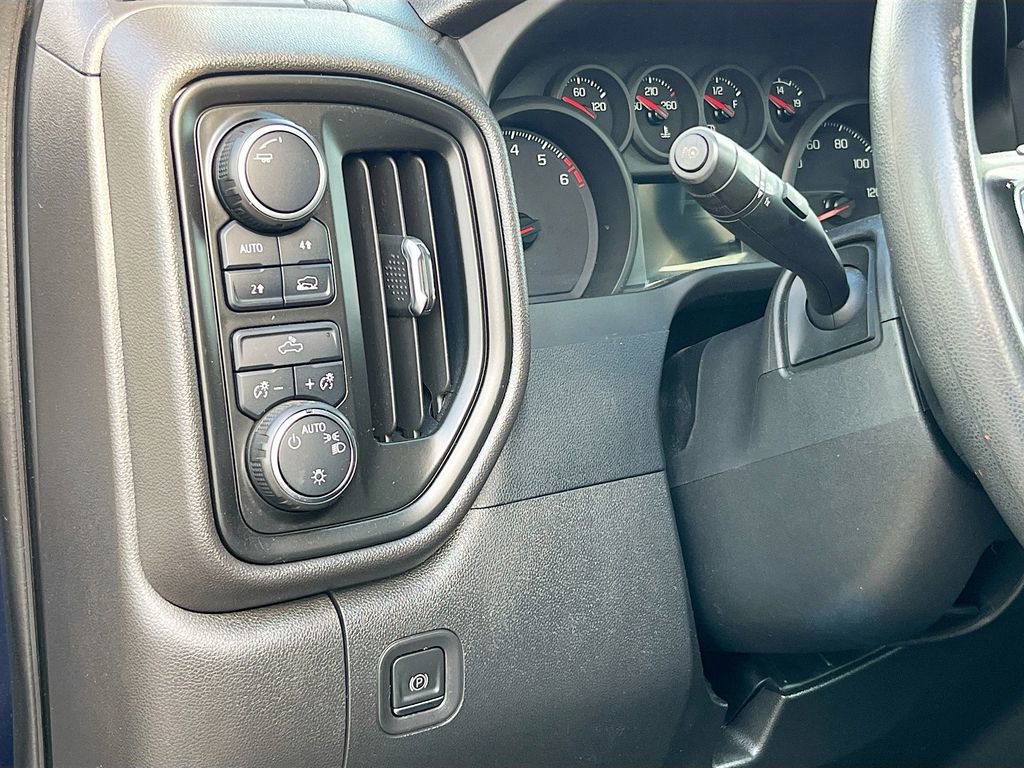 Used 2022 Chevrolet Silverado 1500 Custom image 10