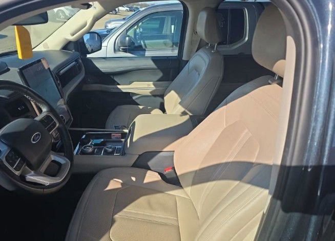 Used 2024 Ford Expedition Max Limited w/ Excursion Package image 2