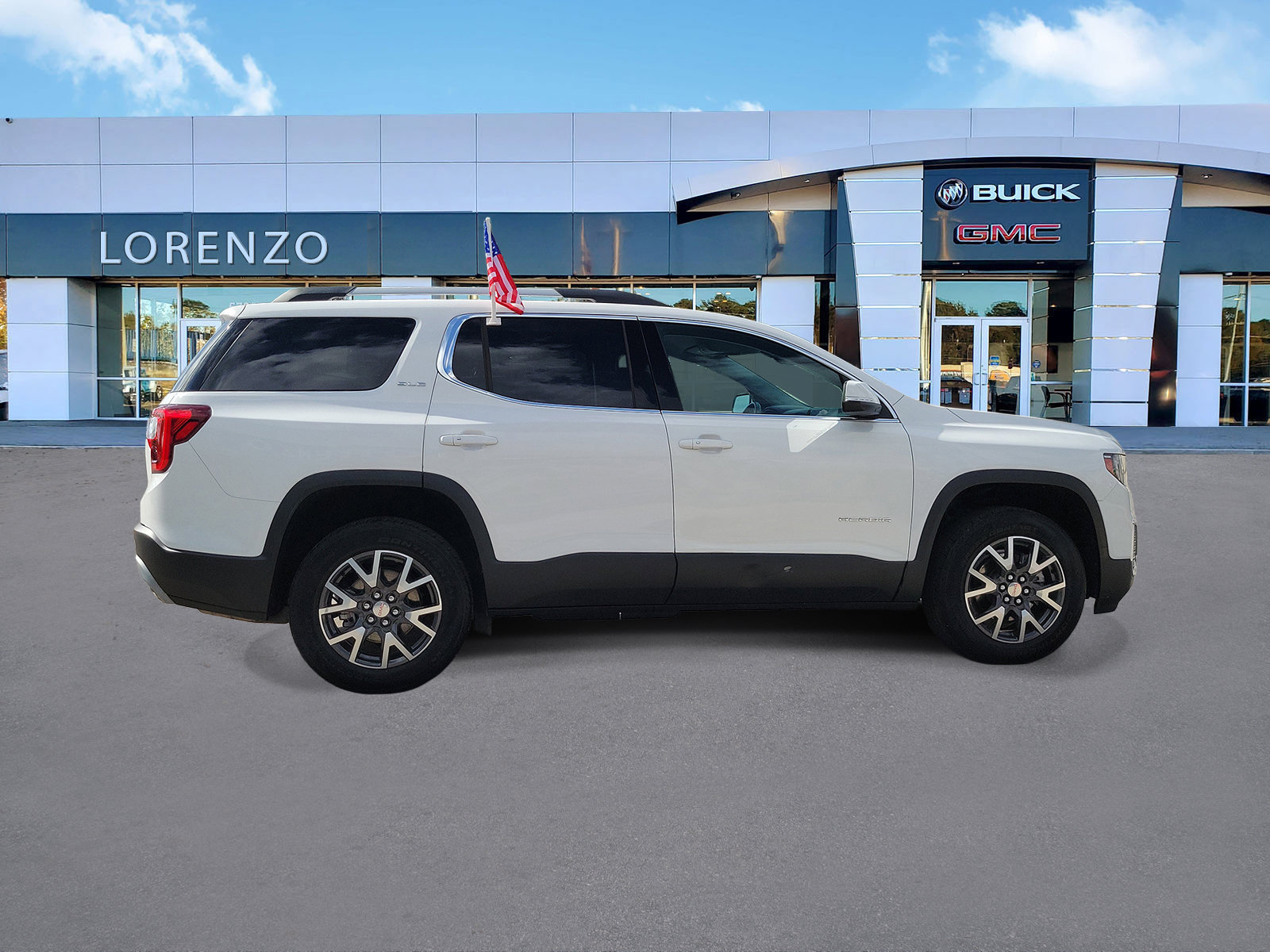 Used 2023 GMC Acadia SLE w/ Driver Convenience Package FWD image 4