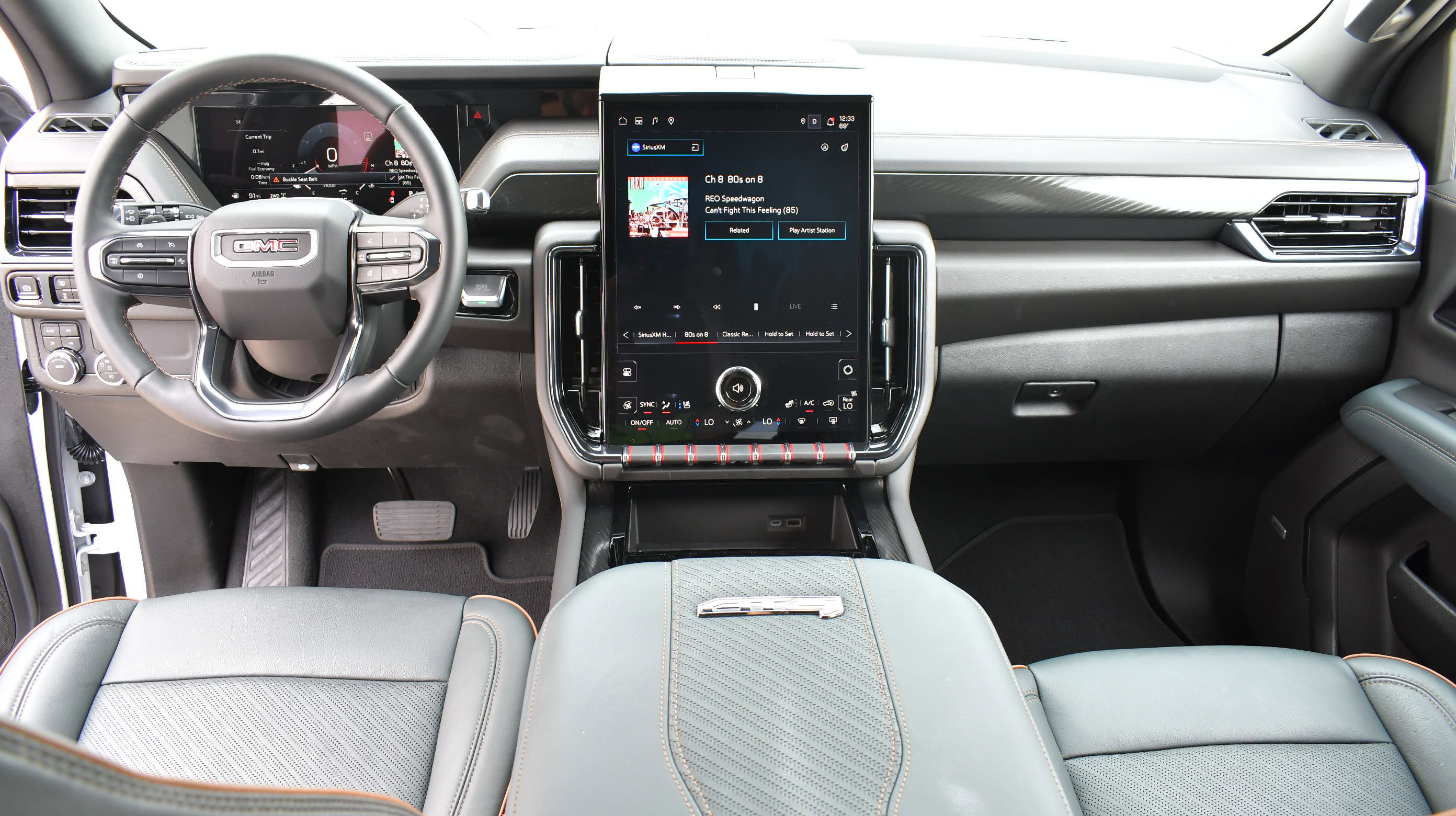 Used 2025 GMC Yukon AT4 AWD/4WD image 18
