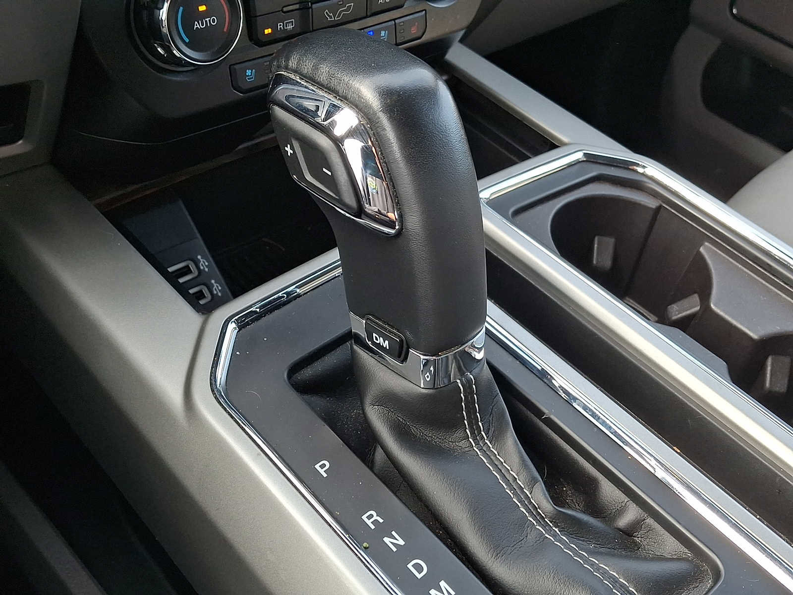 Used 2019 Ford F150 Lariat image 11