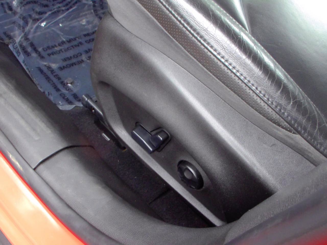 Used 2016 Jeep Renegade Limited image 13