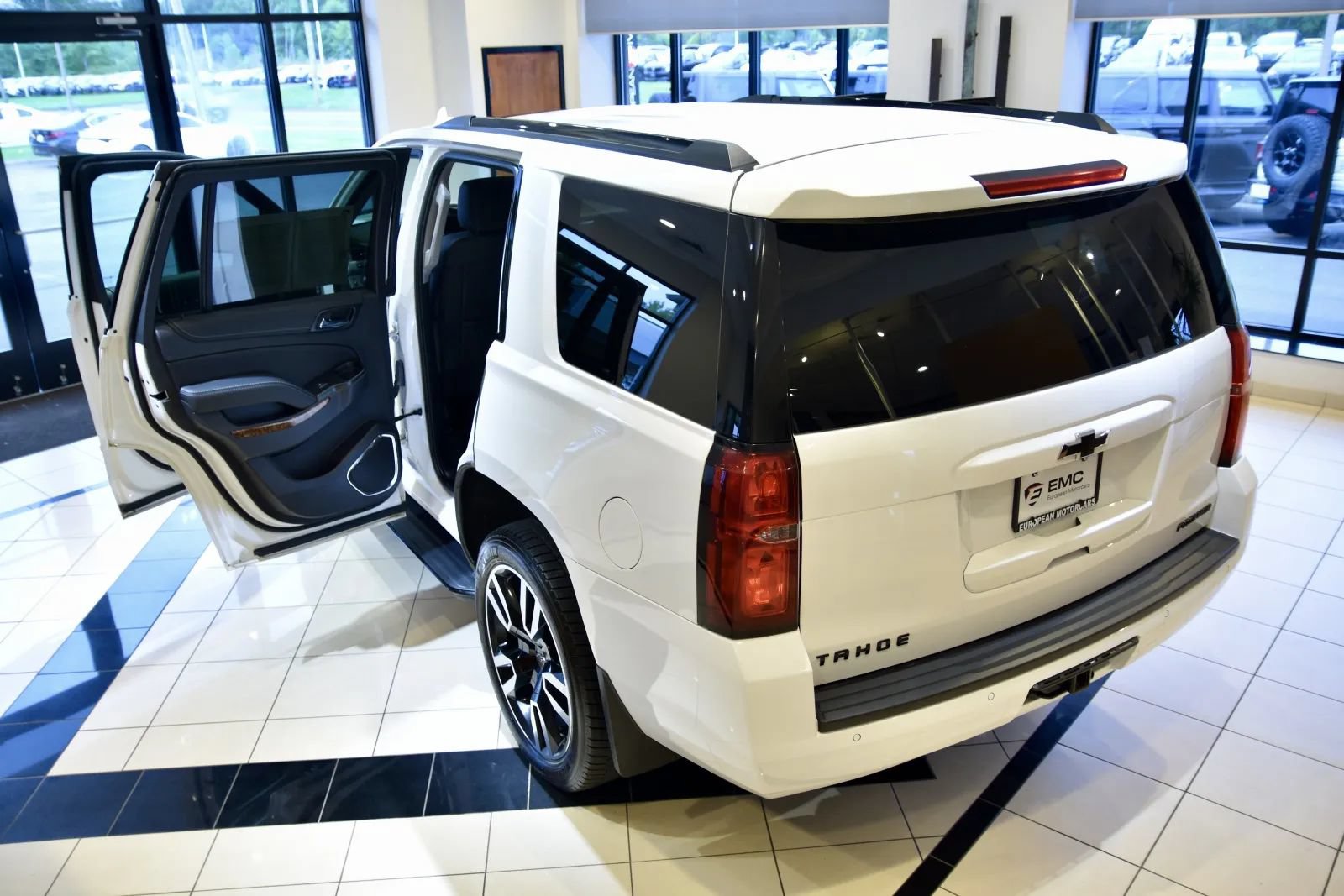 Used 2019 Chevrolet Tahoe Premier AWD/4WD image 8
