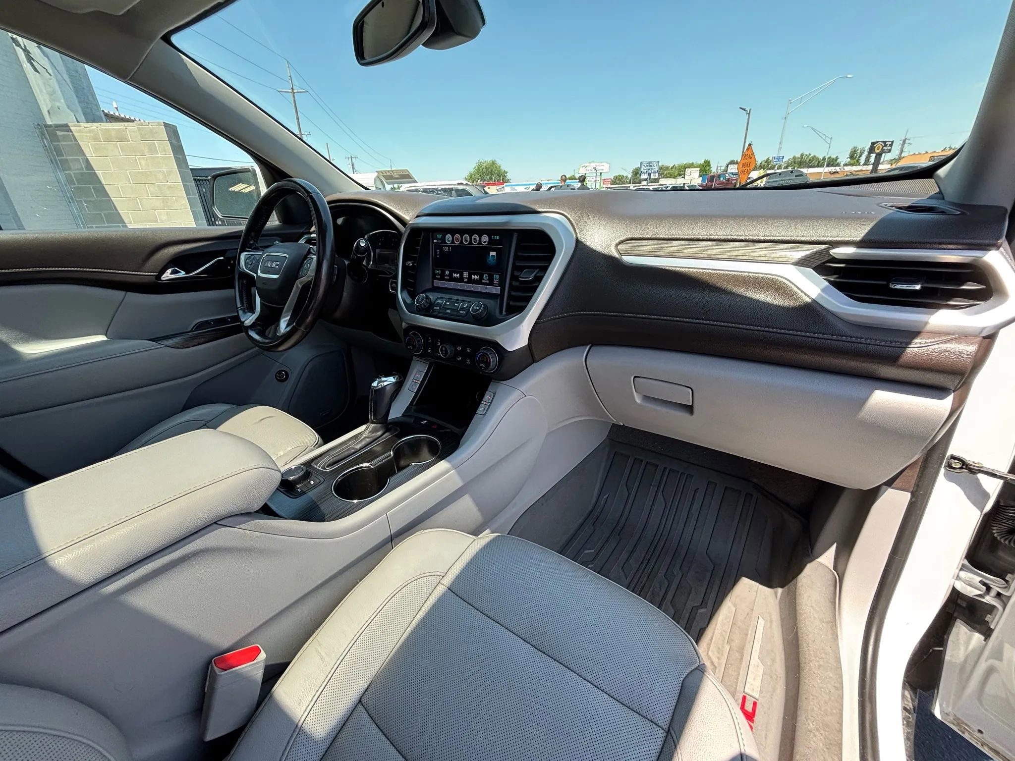 Used 2019 GMC Acadia SLT image 8