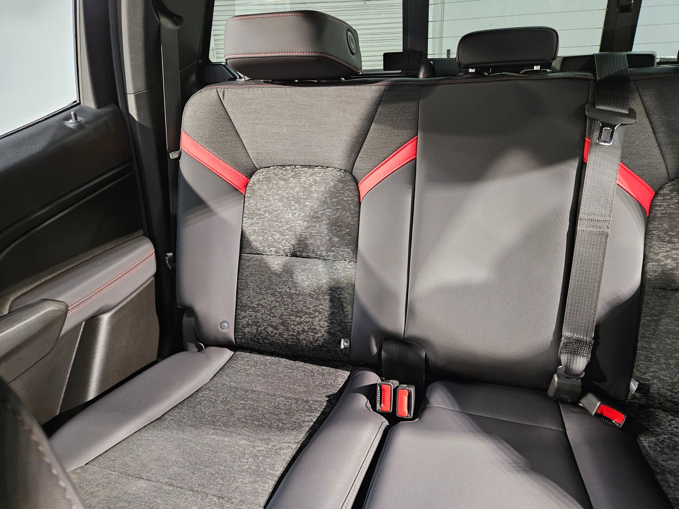 Used 2025 Chevrolet Colorado Z71 image 12