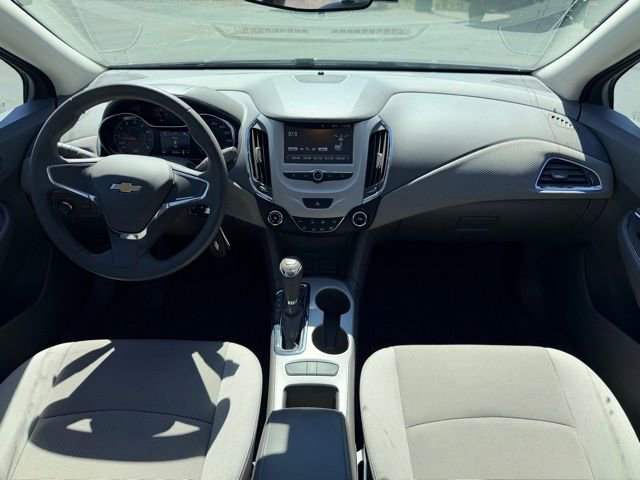 Used 2017 Chevrolet Cruze LS FWD image 14