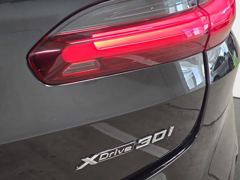 Certified 2024 BMW X4 xDrive30i w/ Premium Package image 33