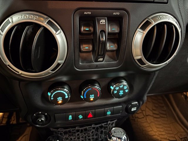 Used 2017 Jeep Wrangler Unlimited Sahara w/ Max Tow Package AWD/4WD image 20