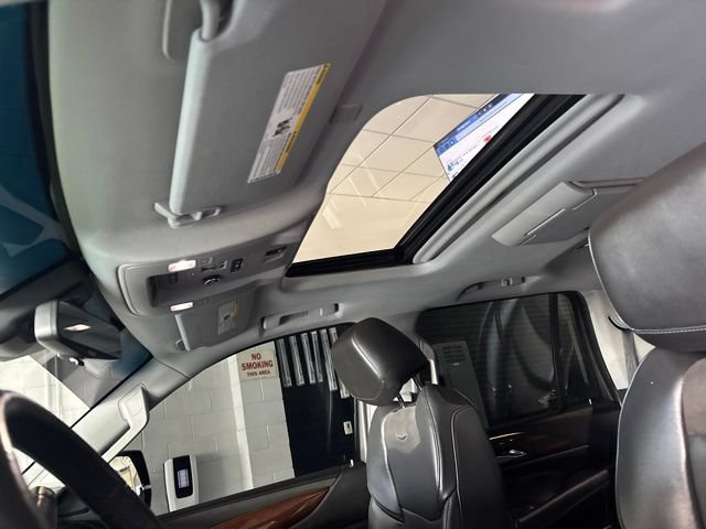 Used 2018 Cadillac Escalade Premium Luxury AWD/4WD image 12