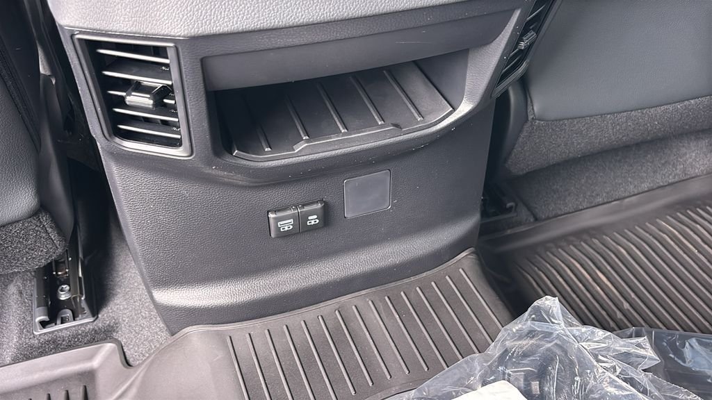 New 2026 Toyota Tundra Limited AWD/4WD image 10