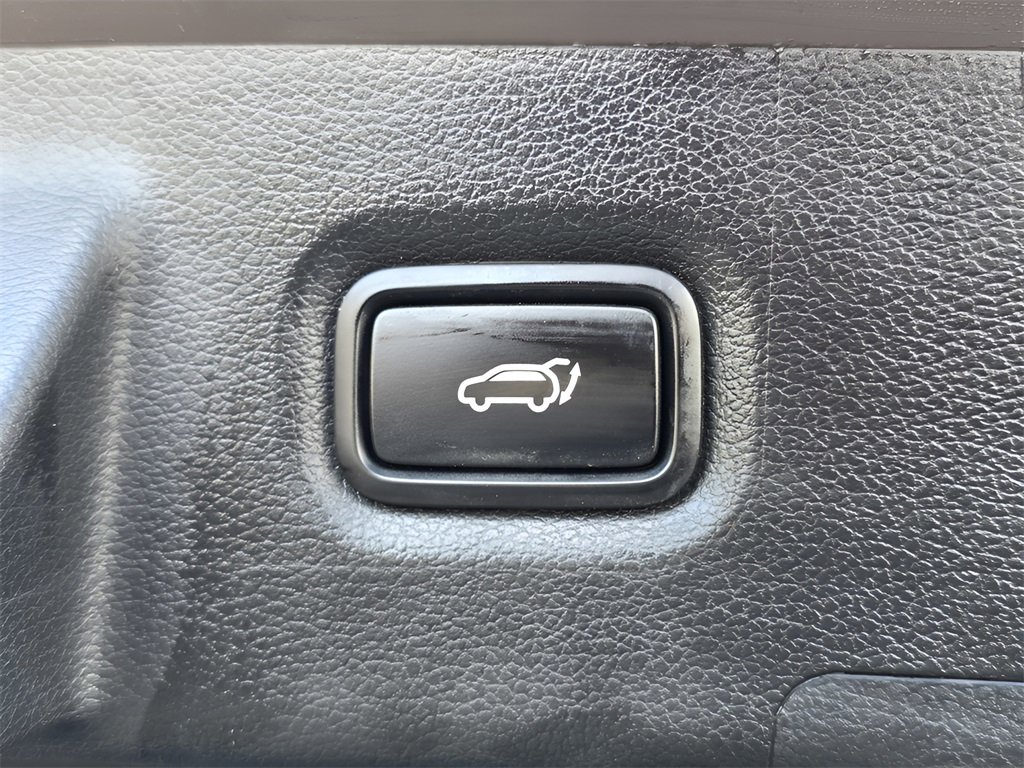 Used 2020 Hyundai Santa Fe SEL w/ Convenience Package image 14