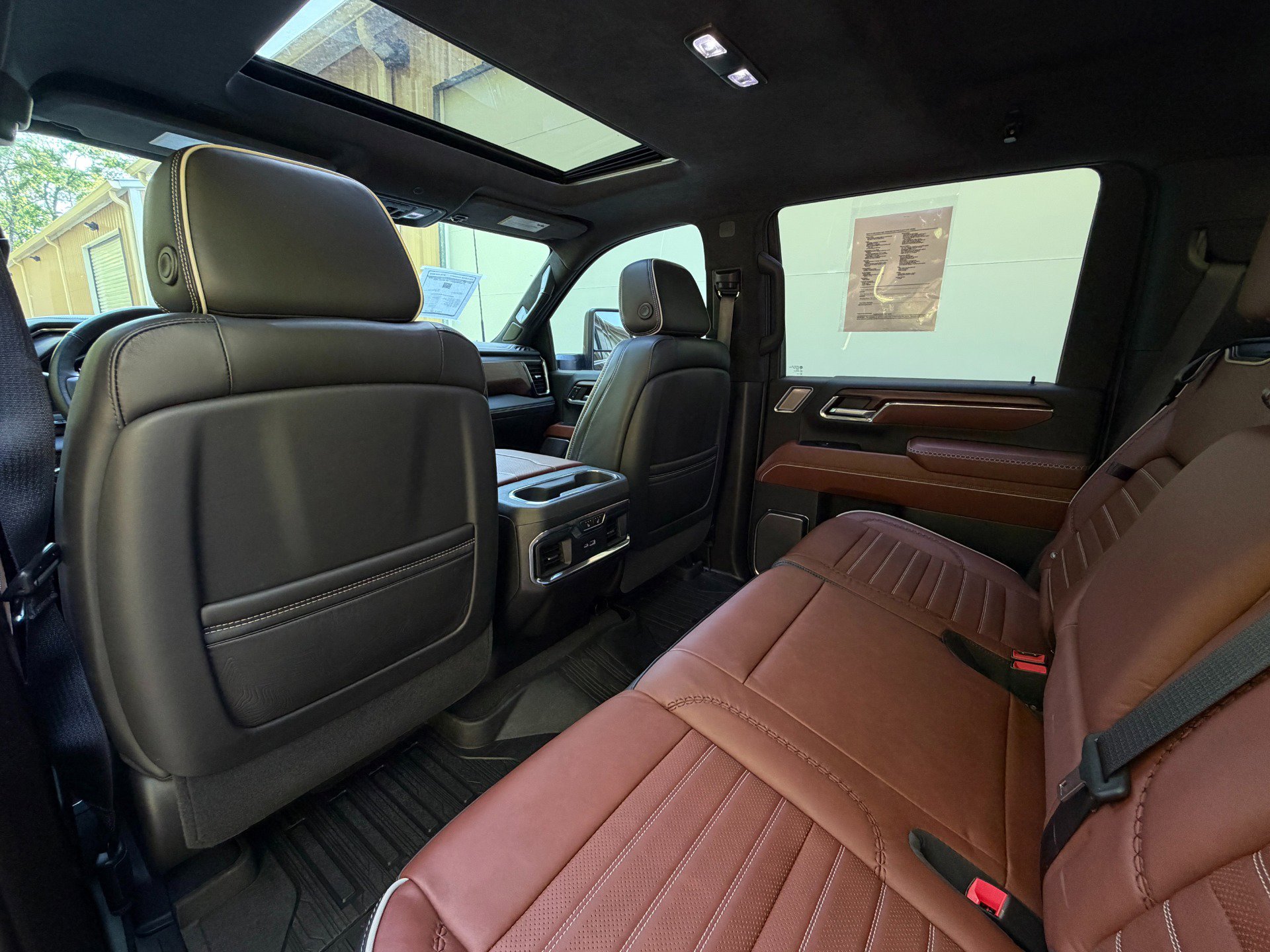 Used 2024 GMC Sierra 3500 Denali Ultimate AWD/4WD image 15