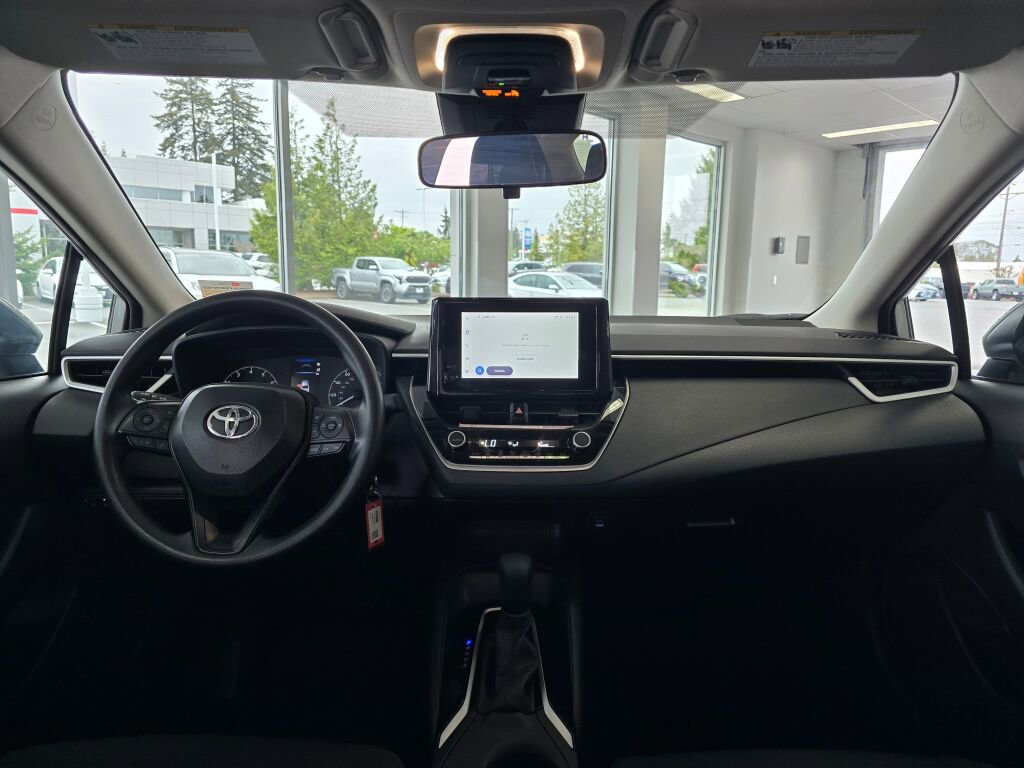 Used 2025 Toyota Corolla LE FWD image 24
