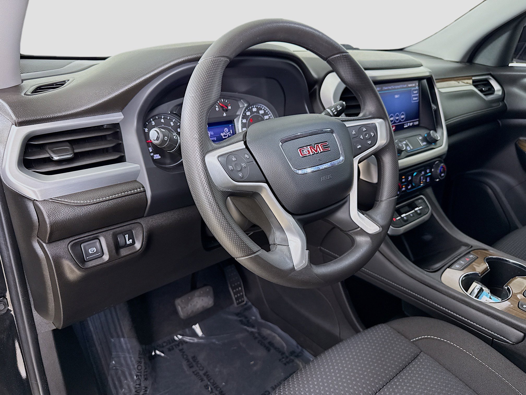 Used 2023 GMC Acadia SLE w/ Driver Convenience Package image 9