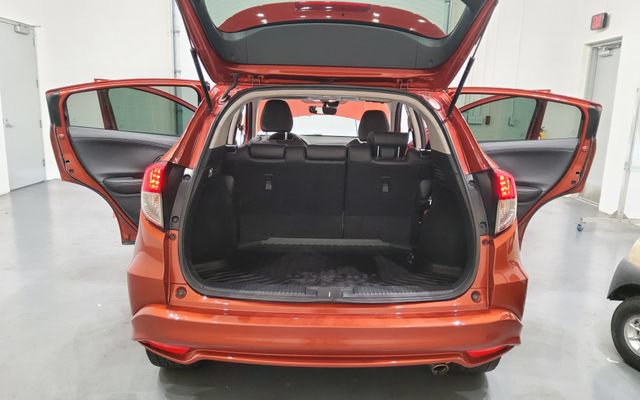 Used 2020 Honda HR-V Touring image 16
