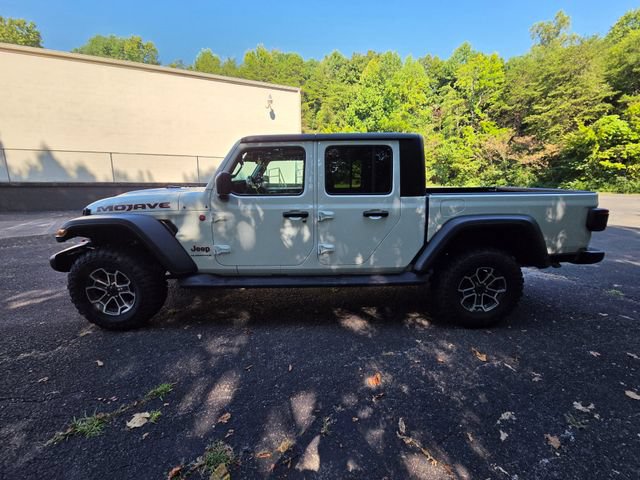 Used 2024 Jeep Gladiator Mojave w/ Technology Group AWD/4WD image 11