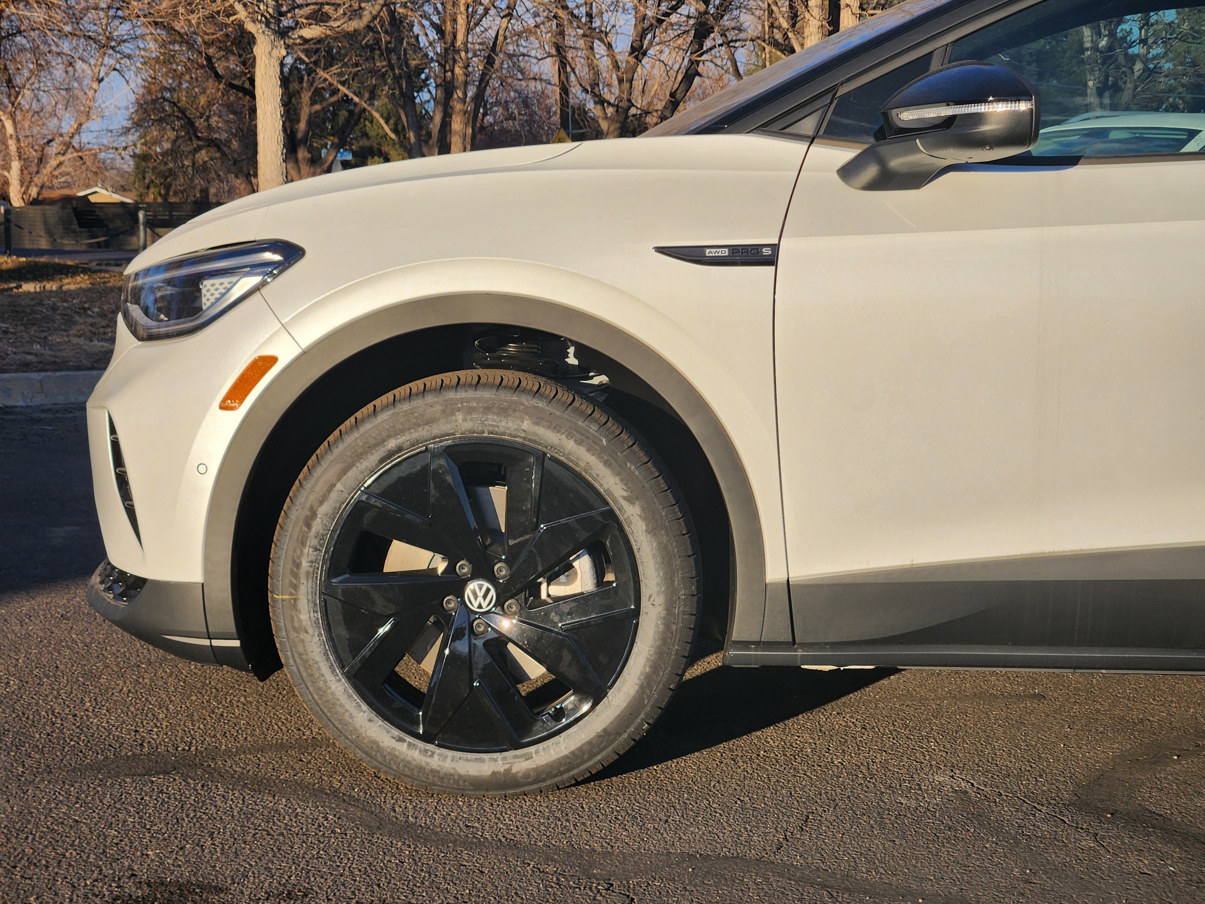 New 2026 Volkswagen ID.4 Pro S Plus image 3