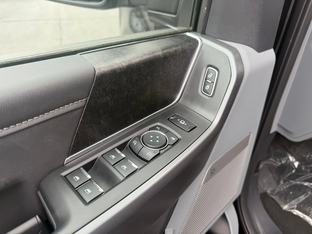 New 2026 Ford F250 XLT w/ XLT Premium Package AWD/4WD image 16