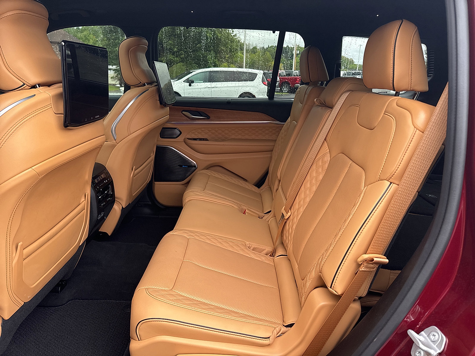 Certified 2024 Jeep Grand Cherokee L Summit AWD/4WD image 10